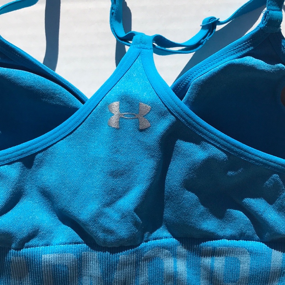 SOLD🛑Under Armour Heatgear Seamless Sports Bra - Picture 4 of 9